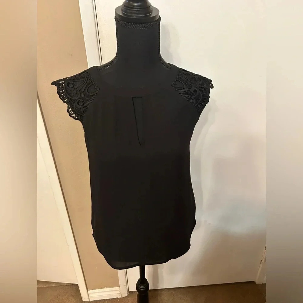 Express Black Lace Keyhole Top XS